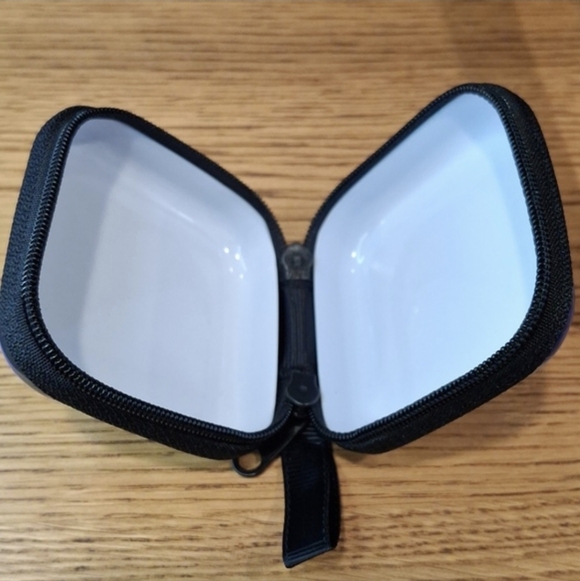 Retro Camera Mini Case - Picture 2 of 3